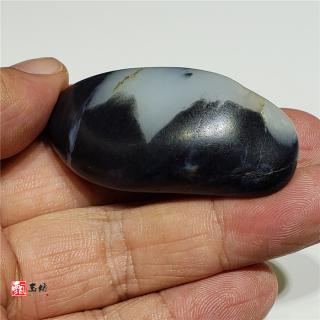 意境山水,从一块和田玉青花籽料说起
